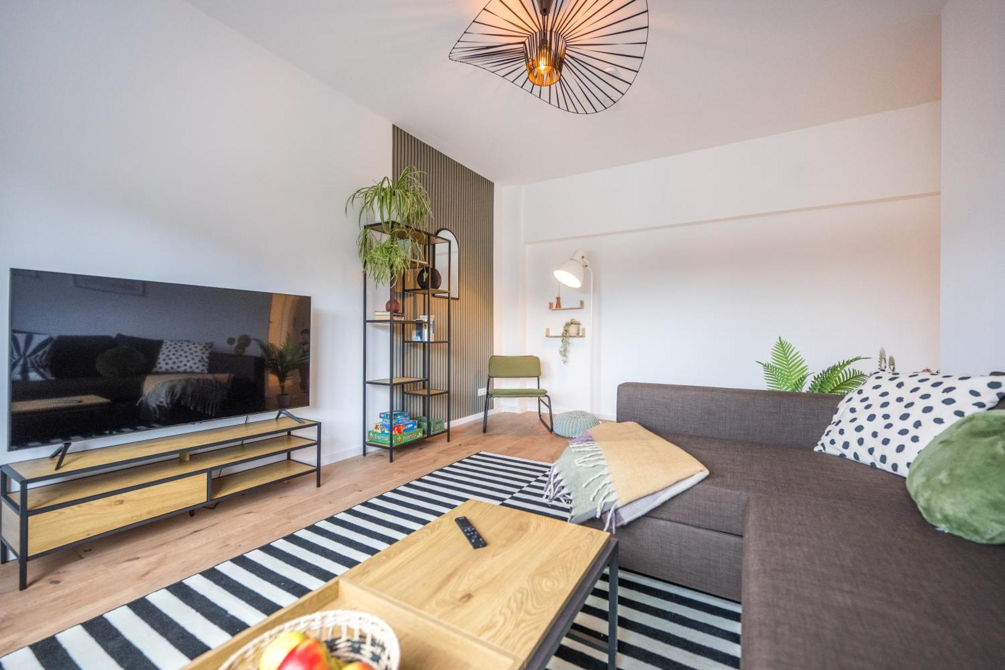 Neu: 100M² - Ideal Fuer Familien/Geschaeftsr. - Hbf Кобленц Екстериор снимка